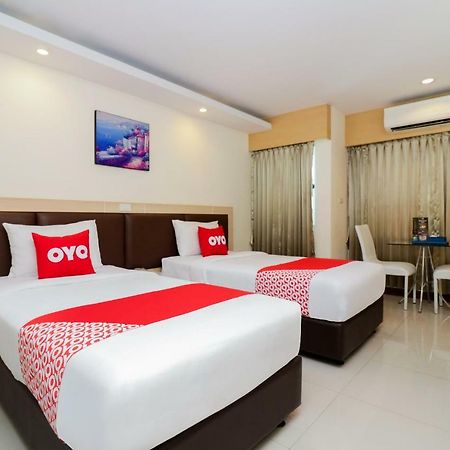 Oyo 234 Tara Grande Hotel & Spa Bangkok Exteriör bild