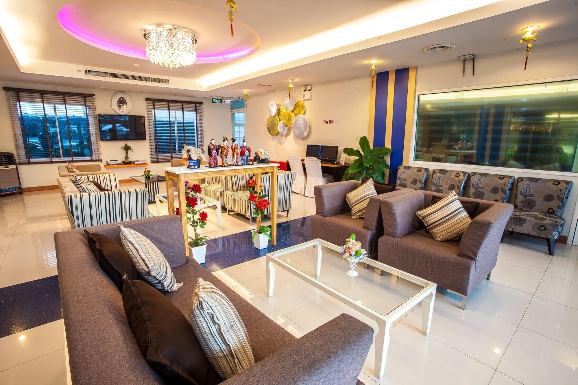 Oyo 234 Tara Grande Hotel & Spa Bangkok Exteriör bild