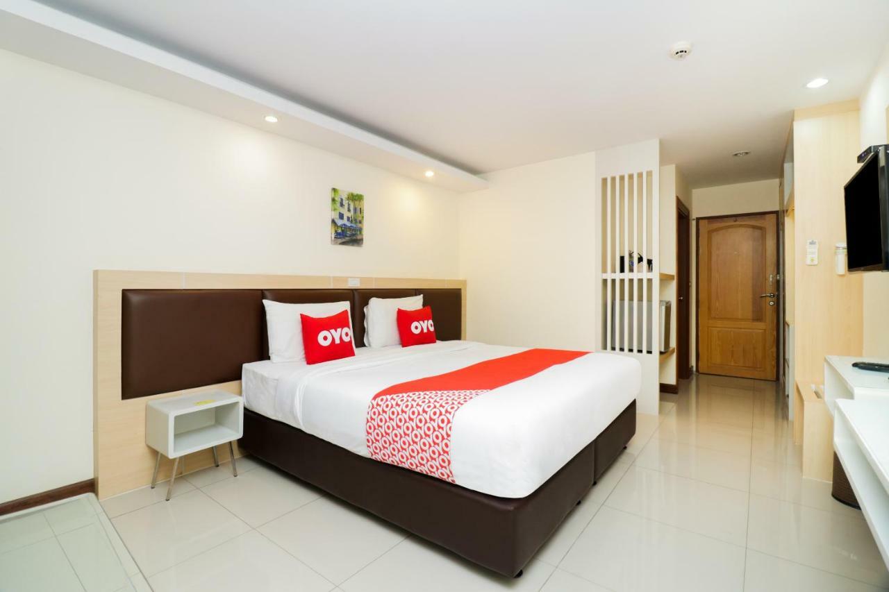 Oyo 234 Tara Grande Hotel & Spa Bangkok Exteriör bild