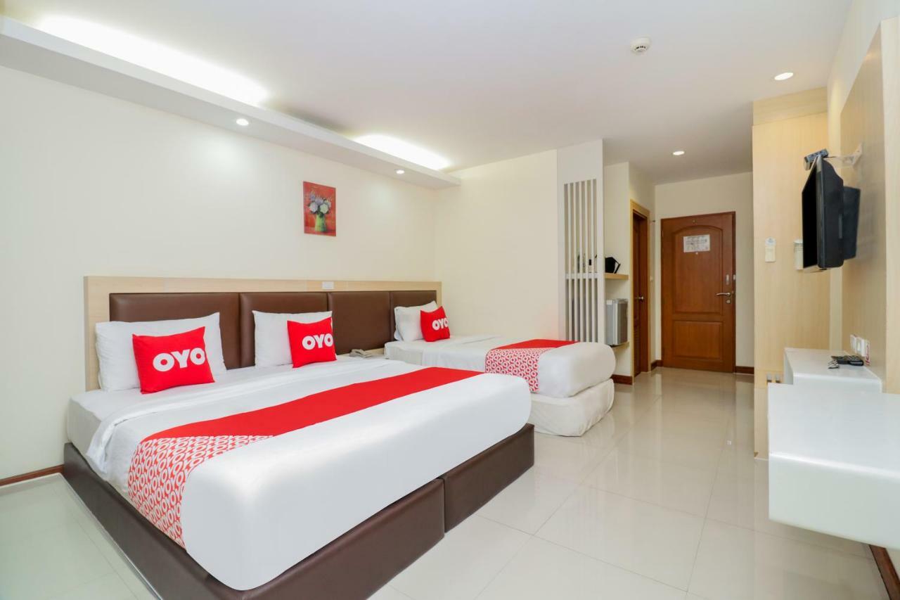 Oyo 234 Tara Grande Hotel & Spa Bangkok Exteriör bild