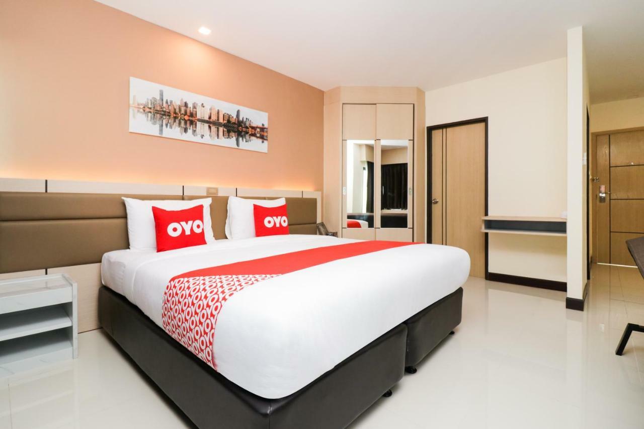 Oyo 234 Tara Grande Hotel & Spa Bangkok Exteriör bild
