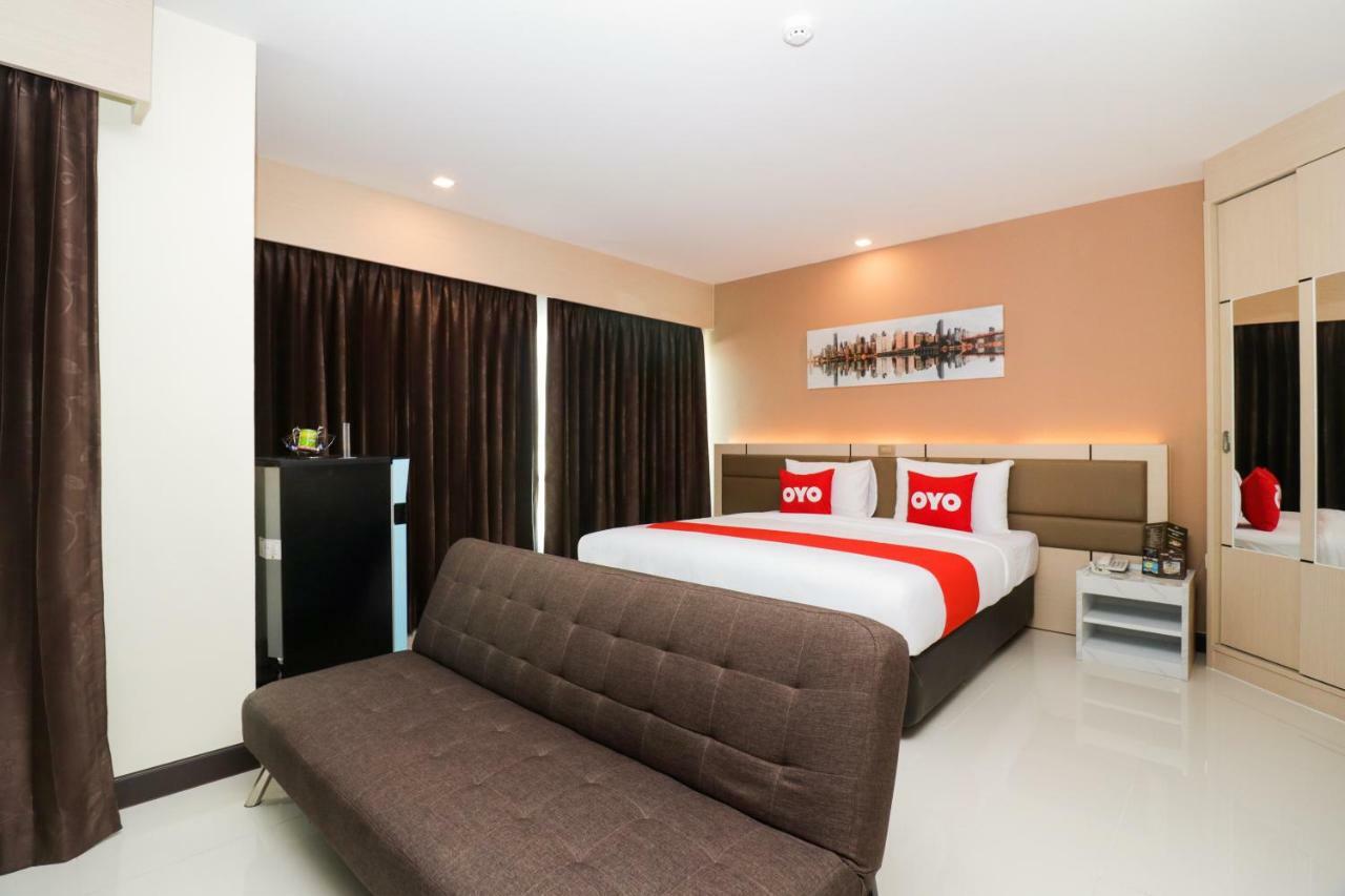 Oyo 234 Tara Grande Hotel & Spa Bangkok Exteriör bild