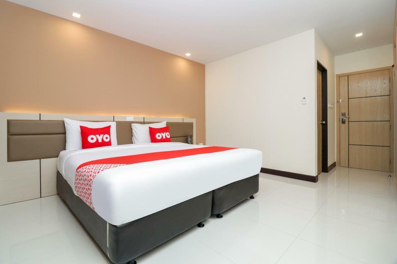 Oyo 234 Tara Grande Hotel & Spa Bangkok Exteriör bild
