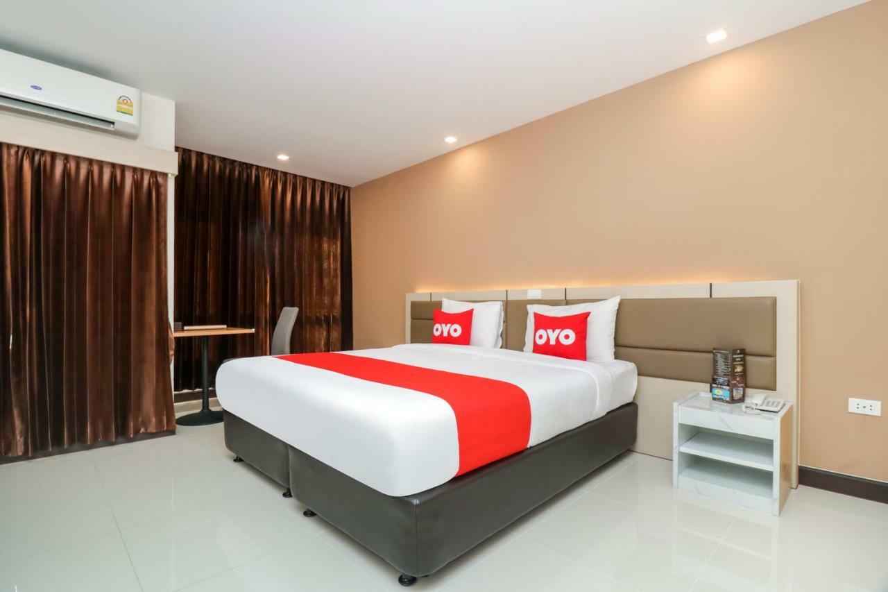 Oyo 234 Tara Grande Hotel & Spa Bangkok Exteriör bild