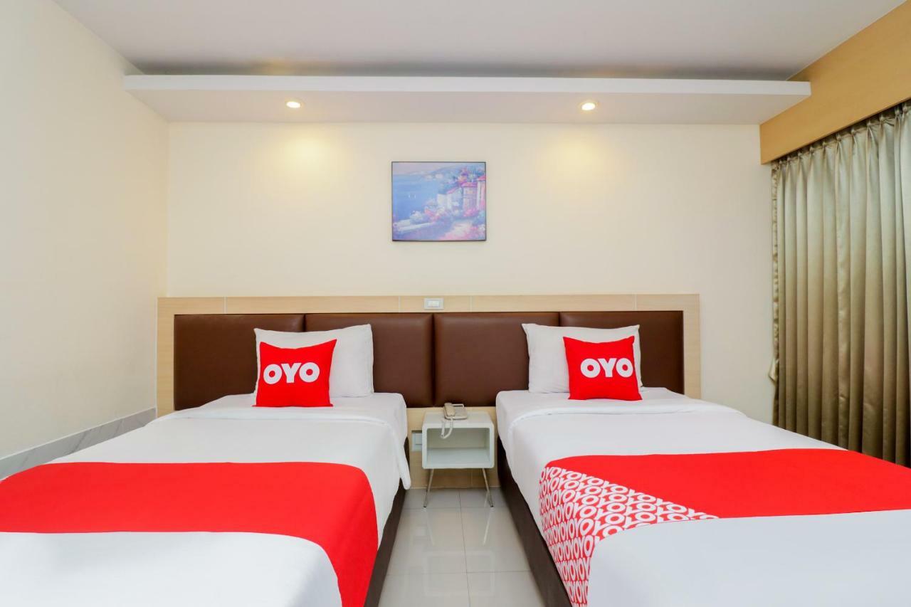 Oyo 234 Tara Grande Hotel & Spa Bangkok Exteriör bild
