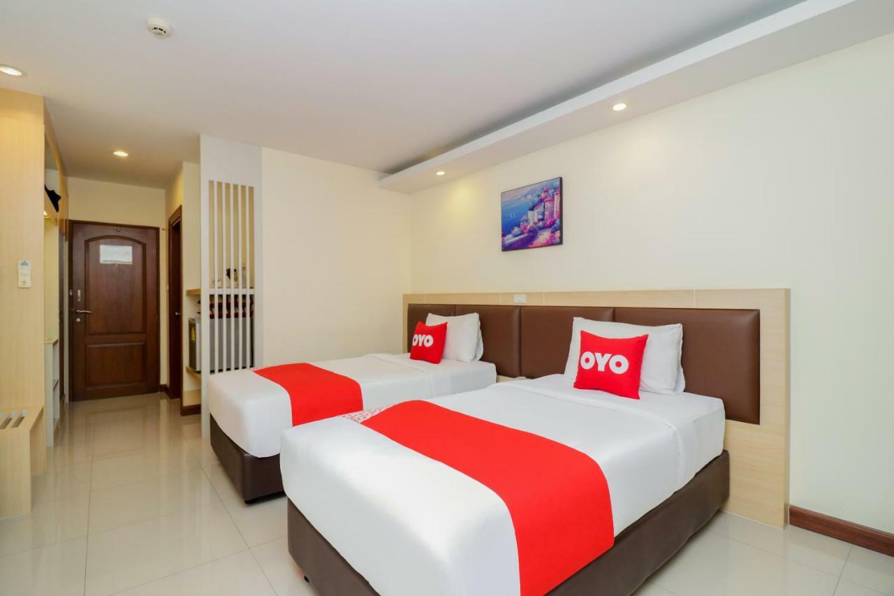 Oyo 234 Tara Grande Hotel & Spa Bangkok Exteriör bild