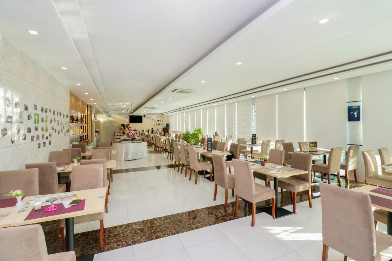 Oyo 234 Tara Grande Hotel & Spa Bangkok Exteriör bild