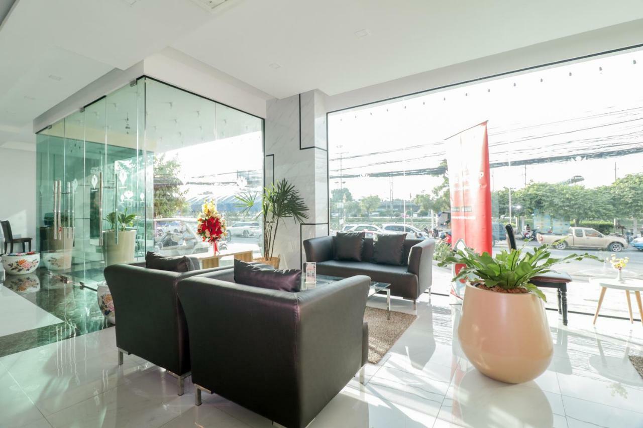Oyo 234 Tara Grande Hotel & Spa Bangkok Exteriör bild